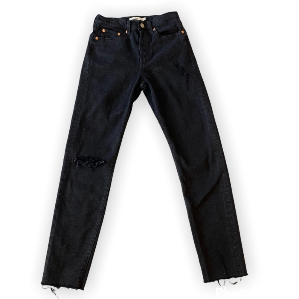 Levi’s Black Cropped Ripped Wedgie Jeans